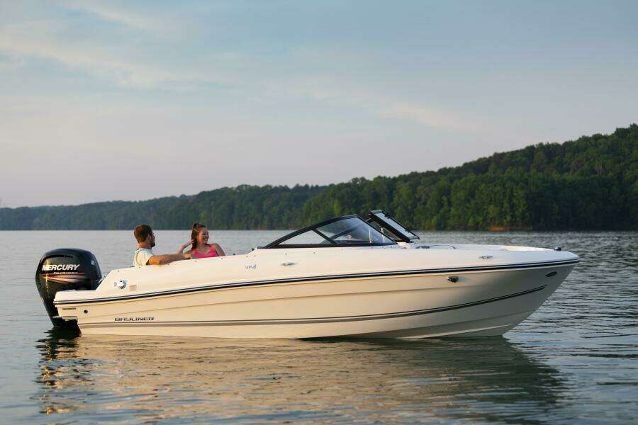 18ft Bayliner Yacht For Sale