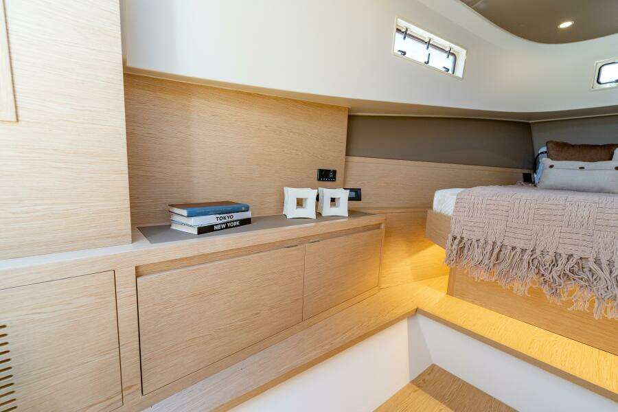 40ft Solaris Yacht For Sale