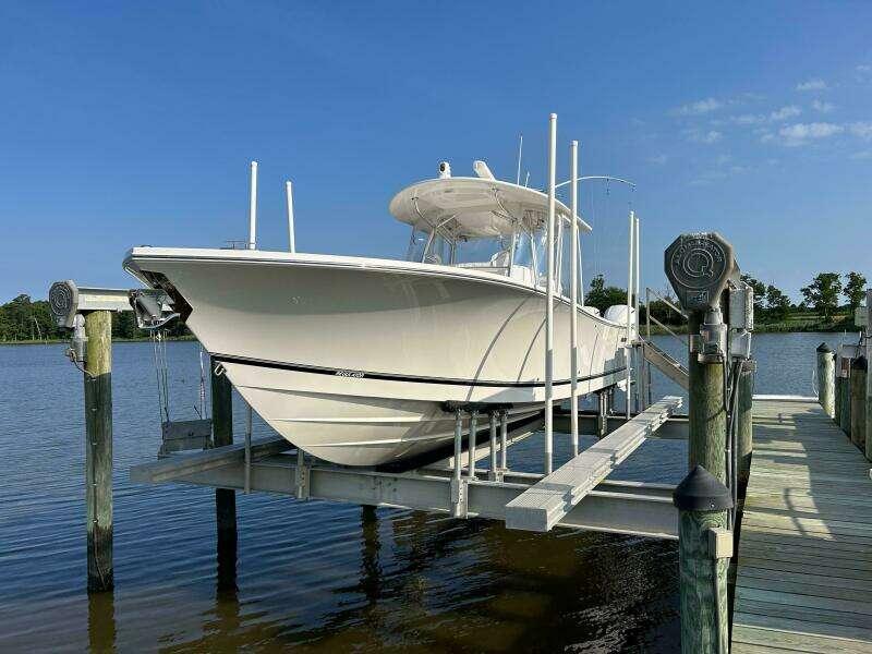 Rendezvous 33ft Regulator Yacht For Sale