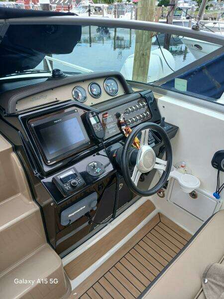 Happy Ours 28ft Sea Ray Yacht For Sale
