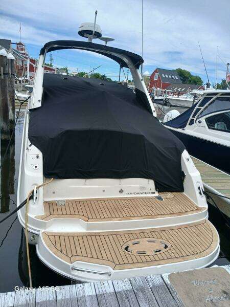 Happy Ours 28ft Sea Ray Yacht For Sale