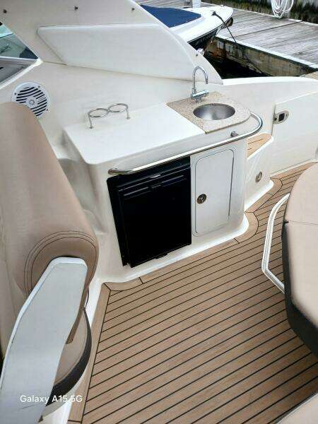 Happy Ours 28ft Sea Ray Yacht For Sale