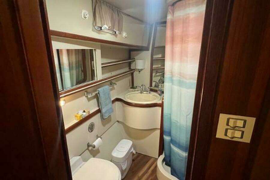 Broken Compass 44ft Gulfstar Yacht For Sale