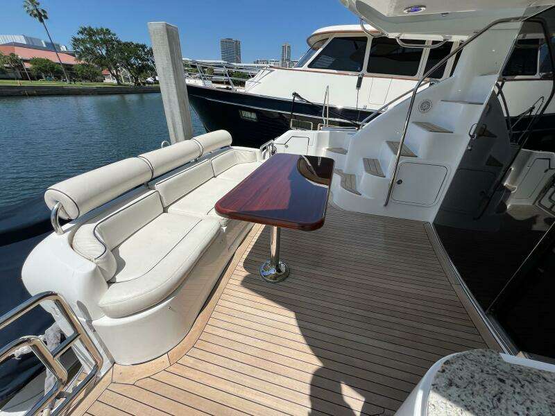 2001 Neptunus 58 Flybridge- Cockpit