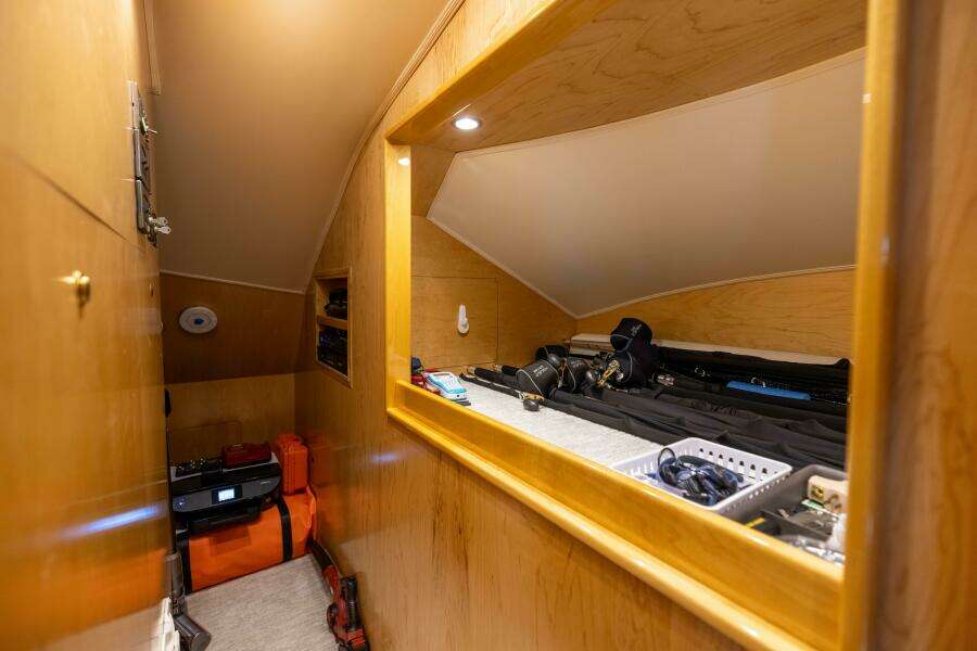 2011 Viking 70 Convertible 