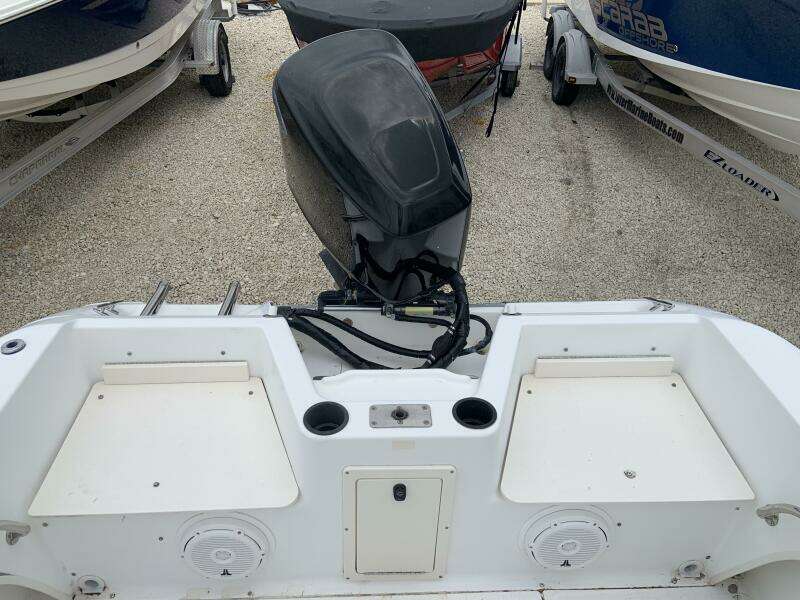 18ft Boston Whaler Yacht For Sale