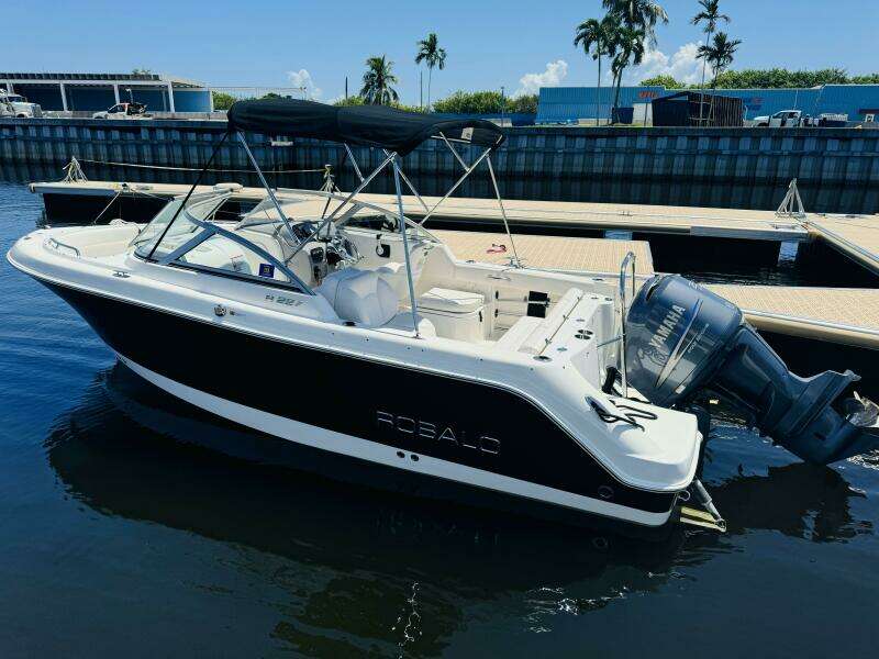 22ft Robalo Yacht For Sale