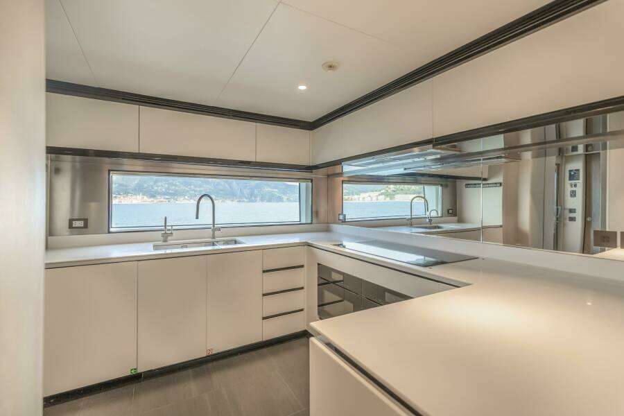 H 116ft Azimut Yacht For Sale