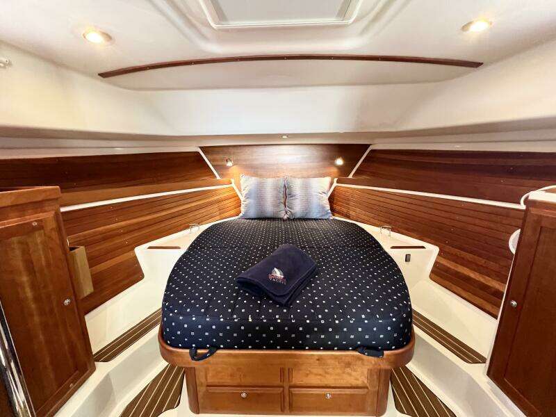 traveller 34ft Back Cove Yacht For Sale