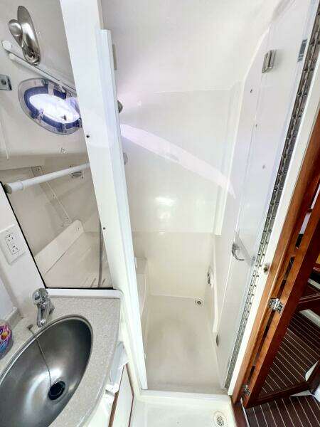 traveller 34ft Back Cove Yacht For Sale