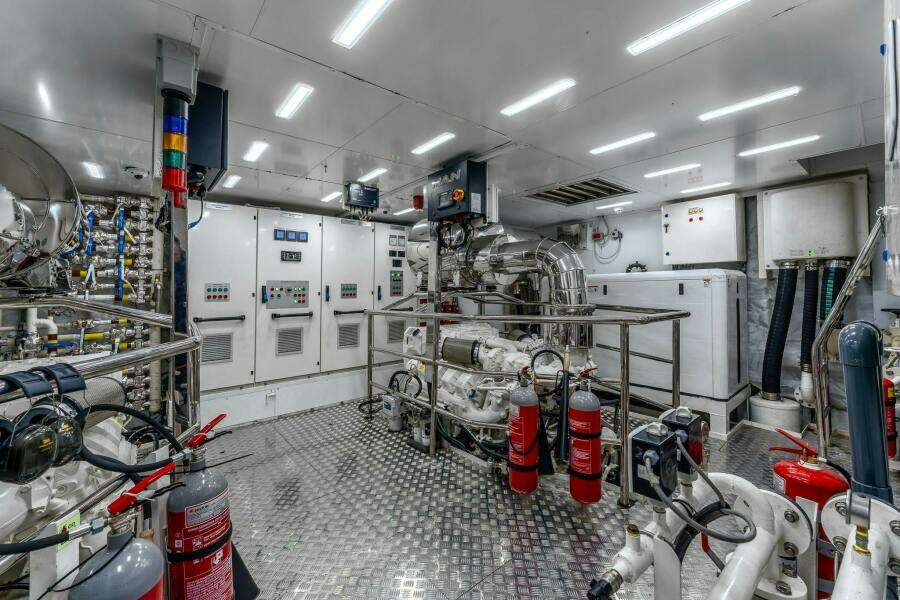 MERELEY I 113ft AES Yacht Yacht For Sale