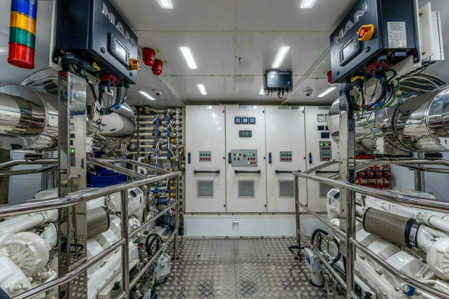 MERELEY I 113ft AES Yacht Yacht For Sale