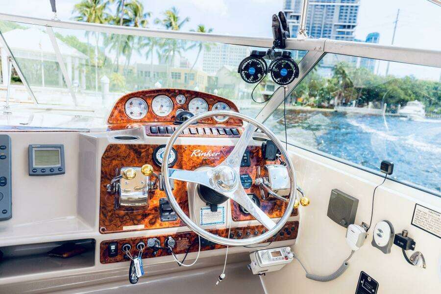 44ft Rinker Yacht For Sale
