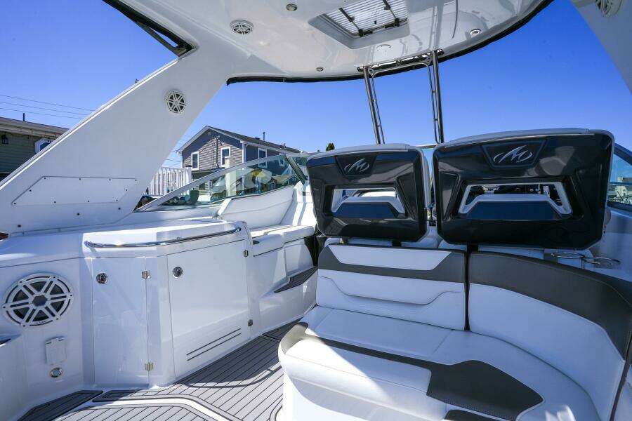 35ft Monterey Yacht For Sale