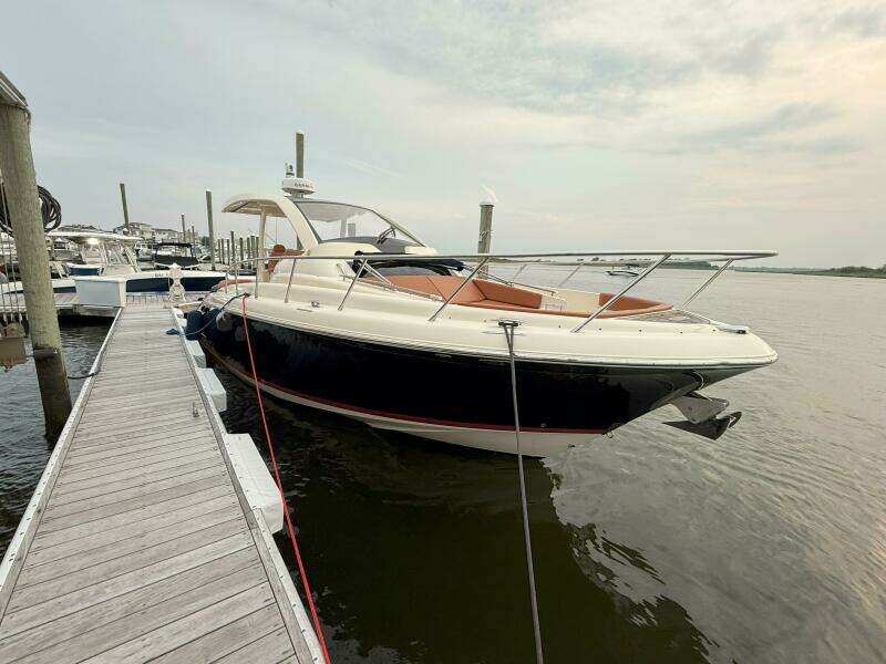 UFO 38ft Chris Craft Yacht For Sale