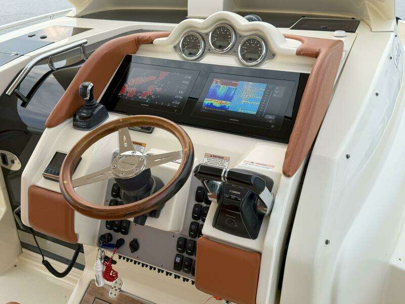 UFO 38ft Chris Craft Yacht For Sale