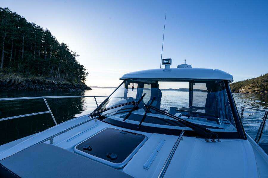 PARTY HAT 29ft Jeanneau Yacht For Sale
