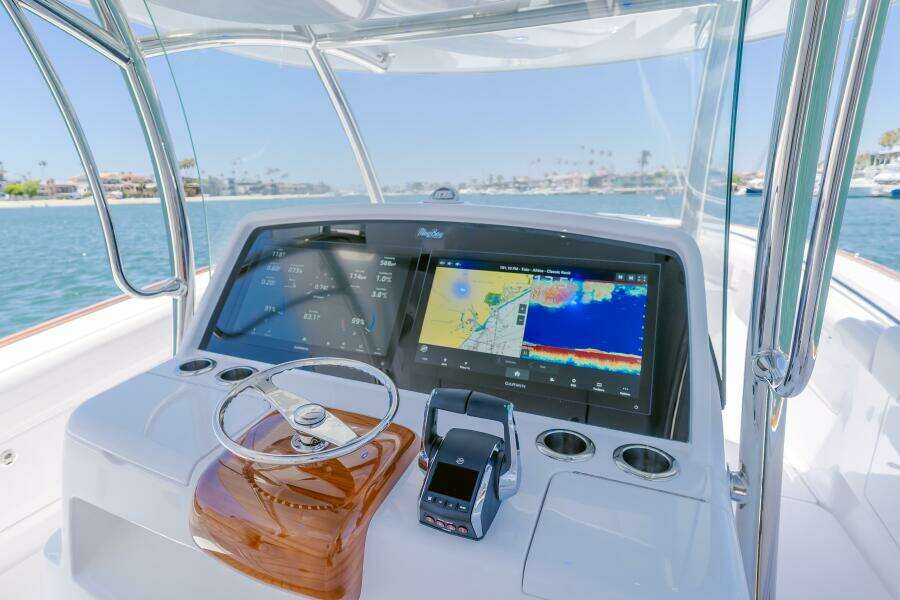 2026 Mag Bay 43 Center Console