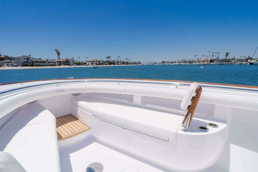 2026 Mag Bay 43 Center Console