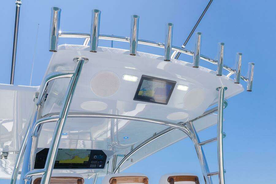 2026 Mag Bay 43 Center Console