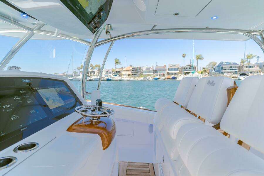 2026 Mag Bay 43 Center Console