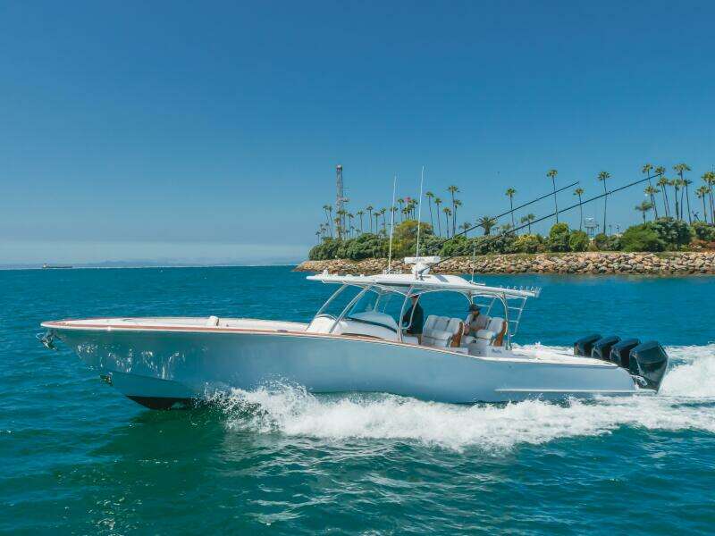 2026 Mag Bay 43 Center Console