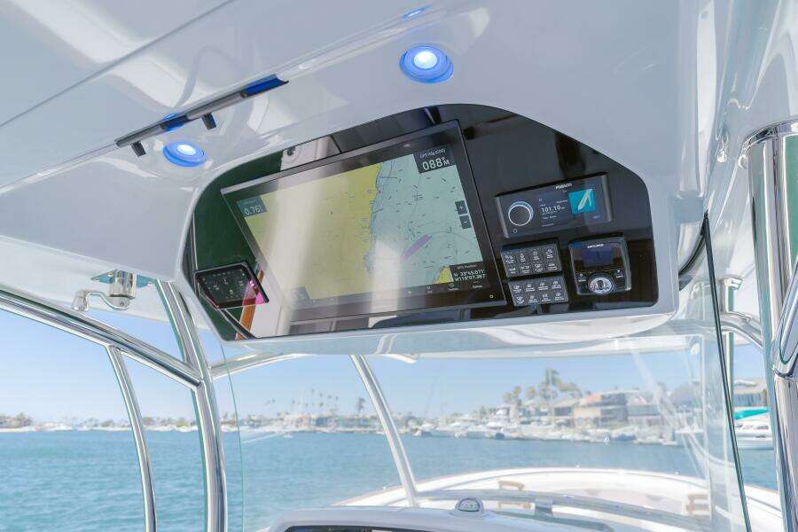 2026 Mag Bay 43 Center Console