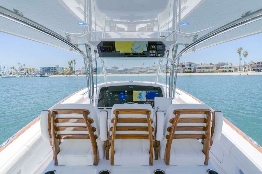 2026 Mag Bay 43 Center Console -Flybridge
