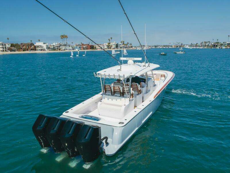 2026 Mag Bay 43 Center Console