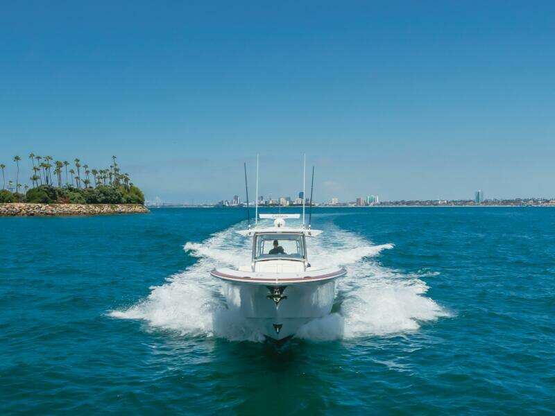 2026 Mag Bay 43 Center Console