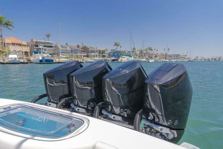 2026 Mag Bay 43 Center Console