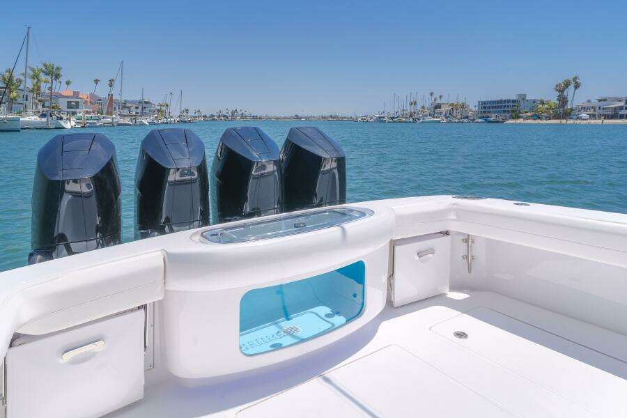 2026 Mag Bay 43 Center Console