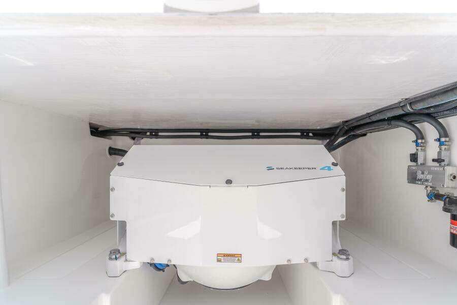 2026 Mag Bay 43 Center Console