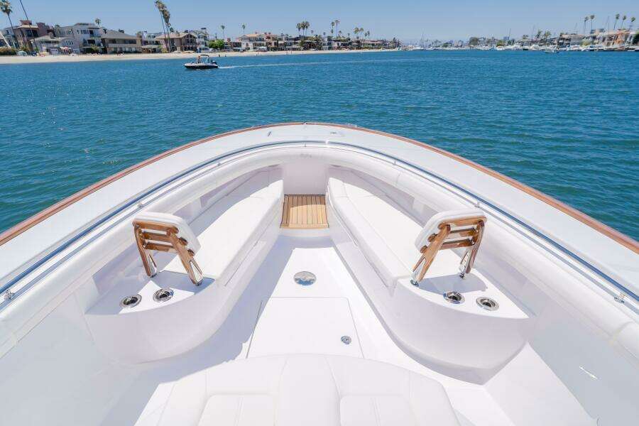 2026 Mag Bay 43 Center Console