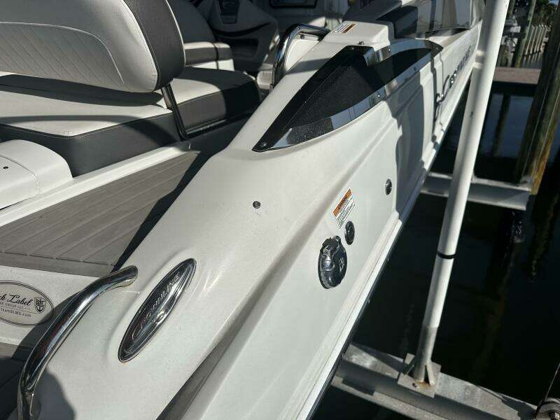 29ft Crownline Yacht For Sale