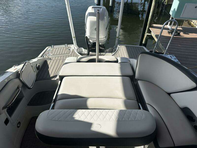 29ft Crownline Yacht For Sale