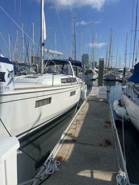Spirit Of Adventure 38ft Beneteau Yacht For Sale