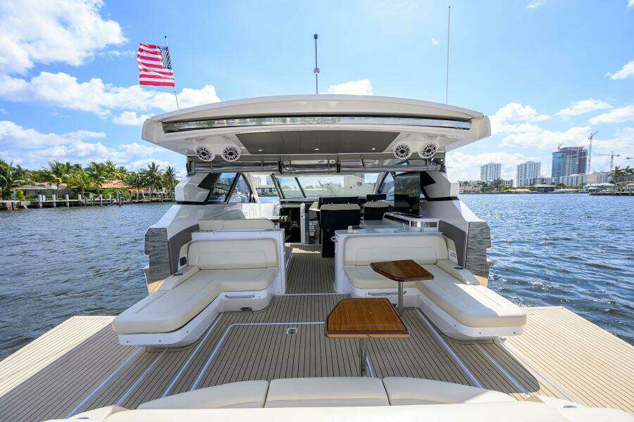 2024 Cruisers Yachts 50 GLS Outboard 50ft Cruisers Yacht For Sale