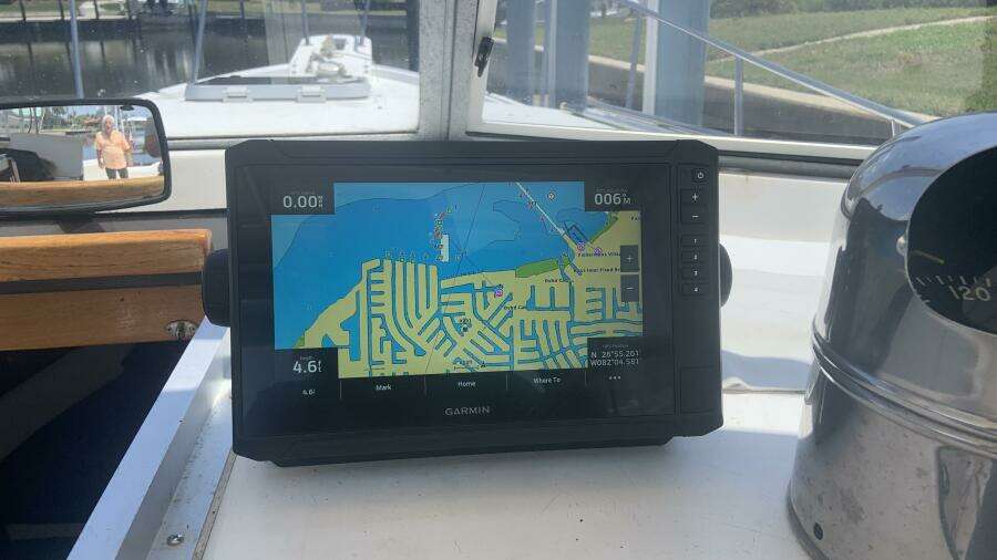 30ft Luhrs Yacht For Sale