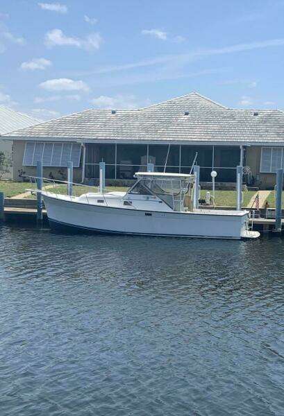 30ft Luhrs Yacht For Sale