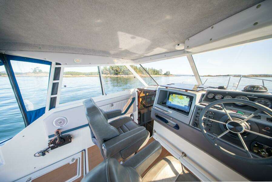 Pacific Loon 27ft Monaro Yacht For Sale