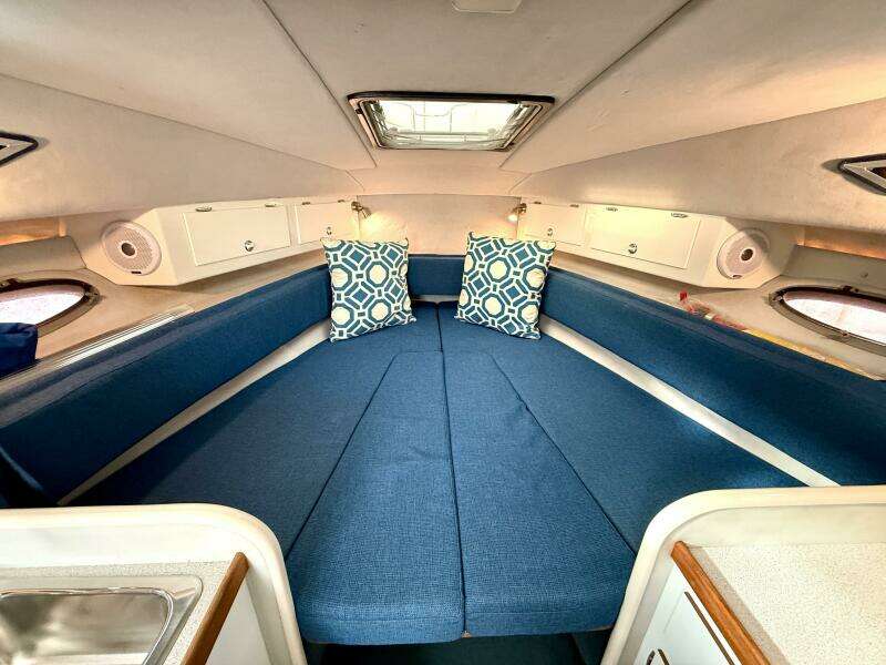 Pacific Loon 27ft Monaro Yacht For Sale