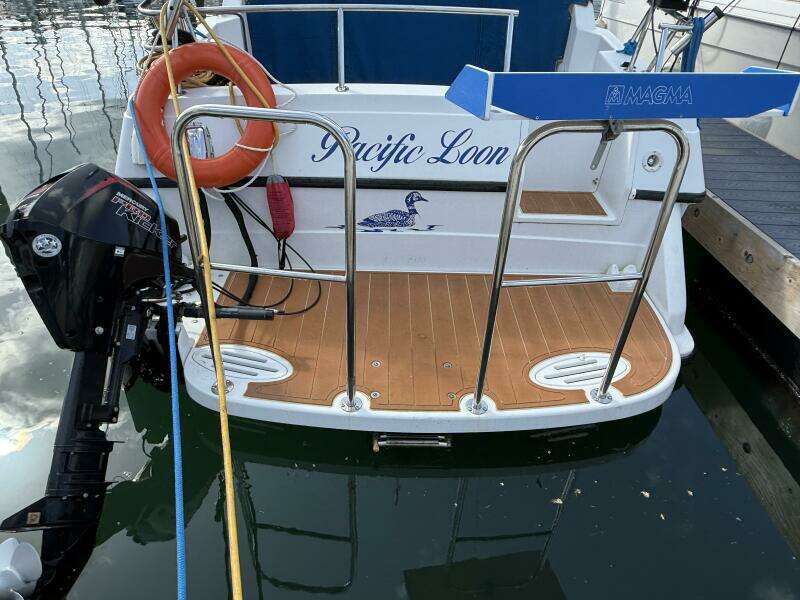 Pacific Loon 27ft Monaro Yacht For Sale