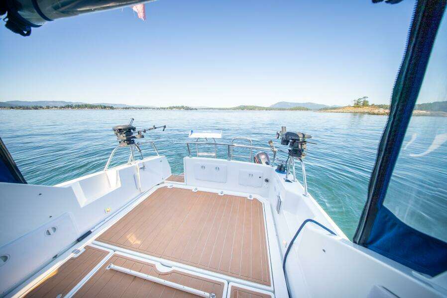 Pacific Loon 27ft Monaro Yacht For Sale