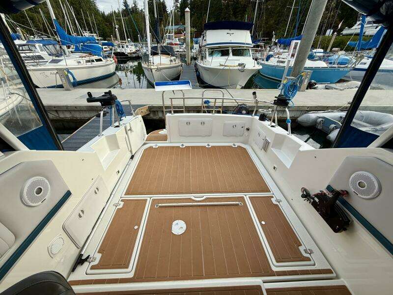 Pacific Loon 27ft Monaro Yacht For Sale