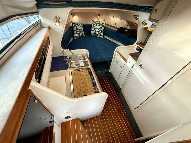 Pacific Loon 27ft Monaro Yacht For Sale