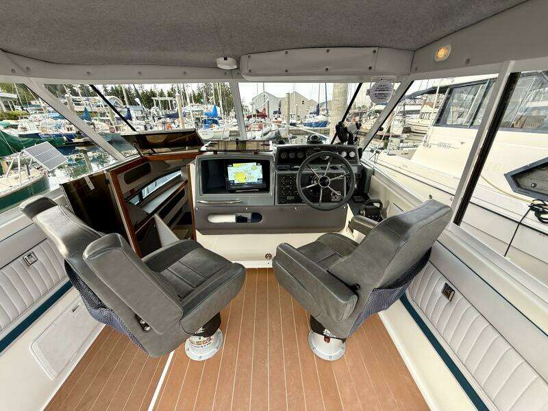 Pacific Loon 27ft Monaro Yacht For Sale