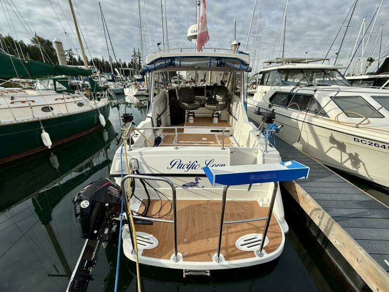 Pacific Loon 27ft Monaro Yacht For Sale