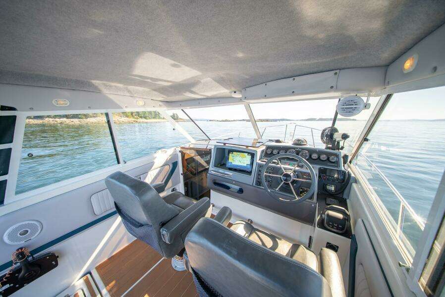 Pacific Loon 27ft Monaro Yacht For Sale