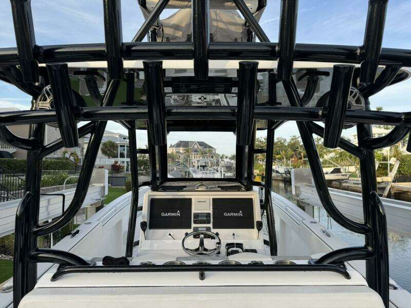 33ft Invincible Yacht For Sale